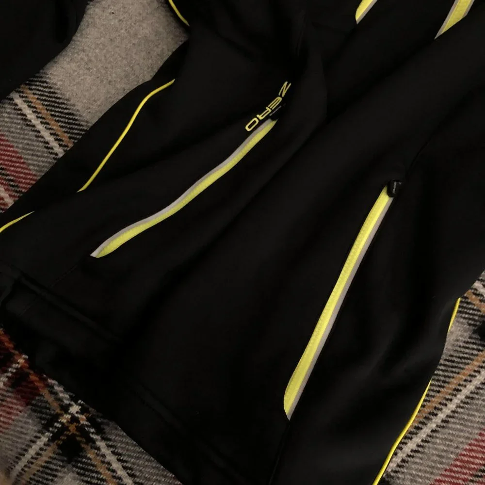 ZERO RESTRICTION Men's Black & Yellow Golf Performance Half Zip - Size MEDIUM - Picture 11 of 15